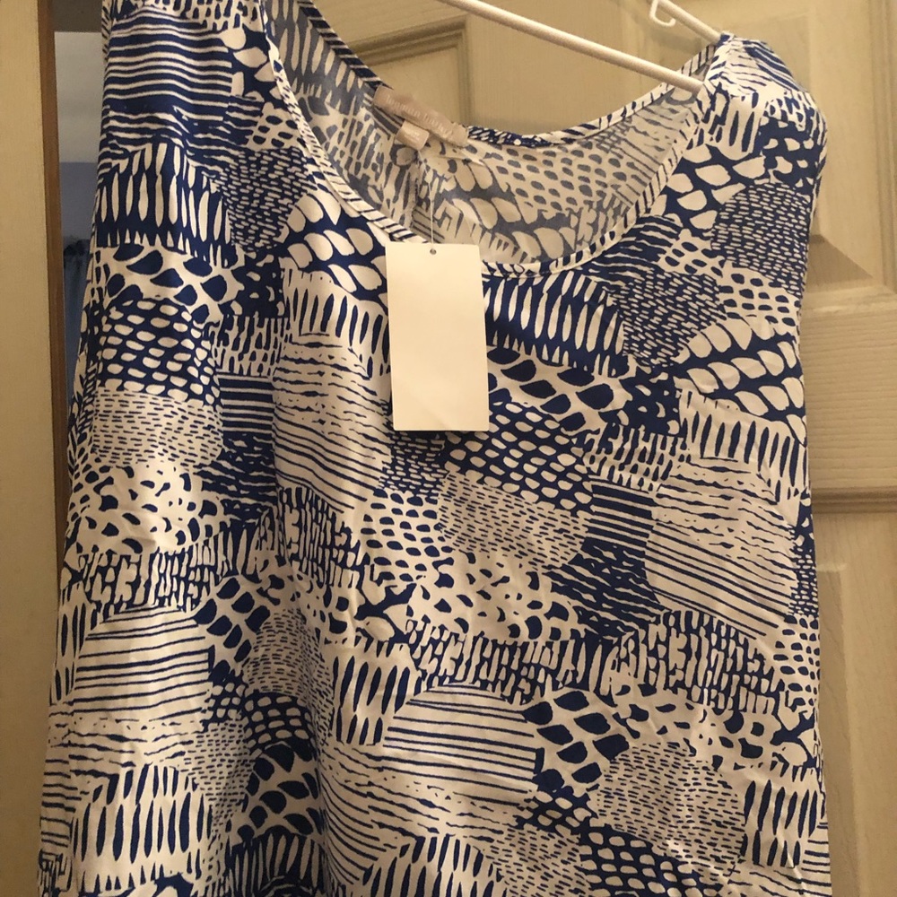 Woman’s sleeveless handkerchief top